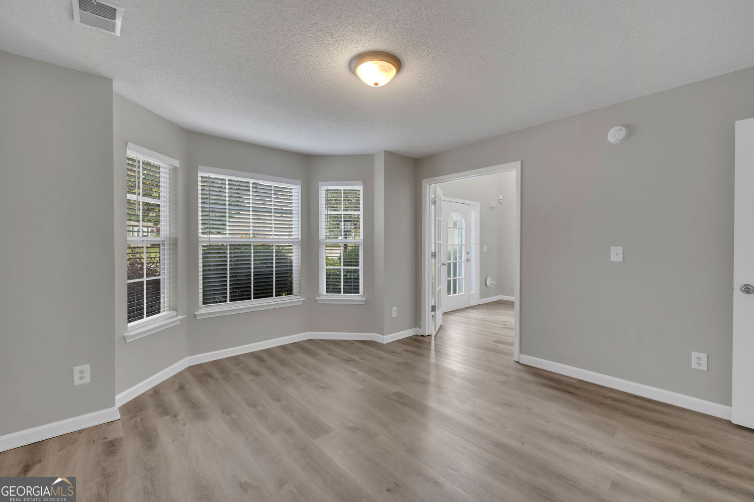 712 Walton Drive Property Photo 4