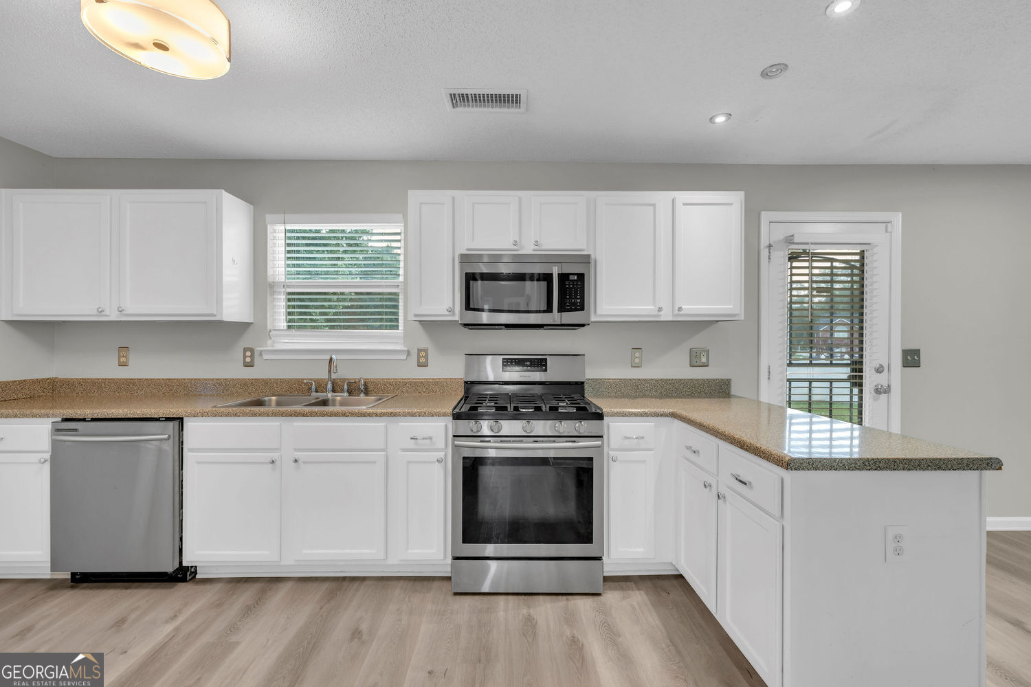 712 Walton Drive Property Photo 11