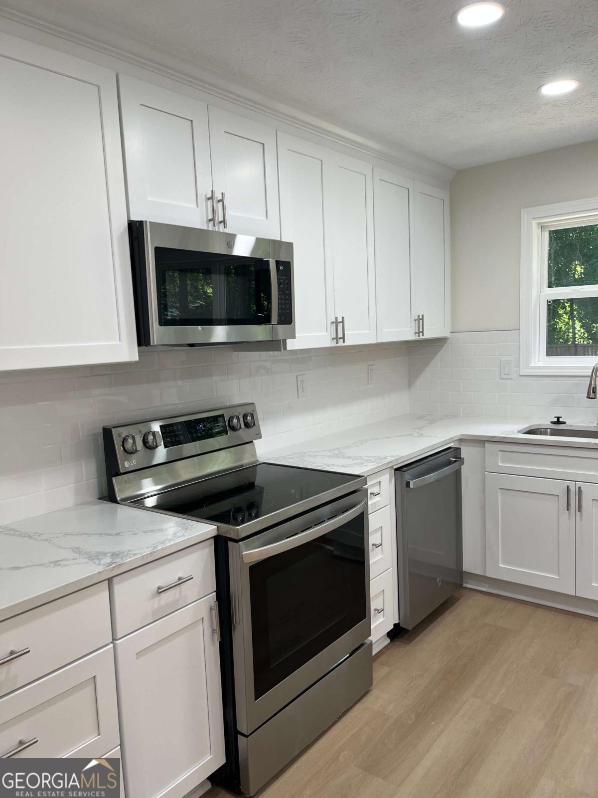 204 Groveland Drive Property Photo 1