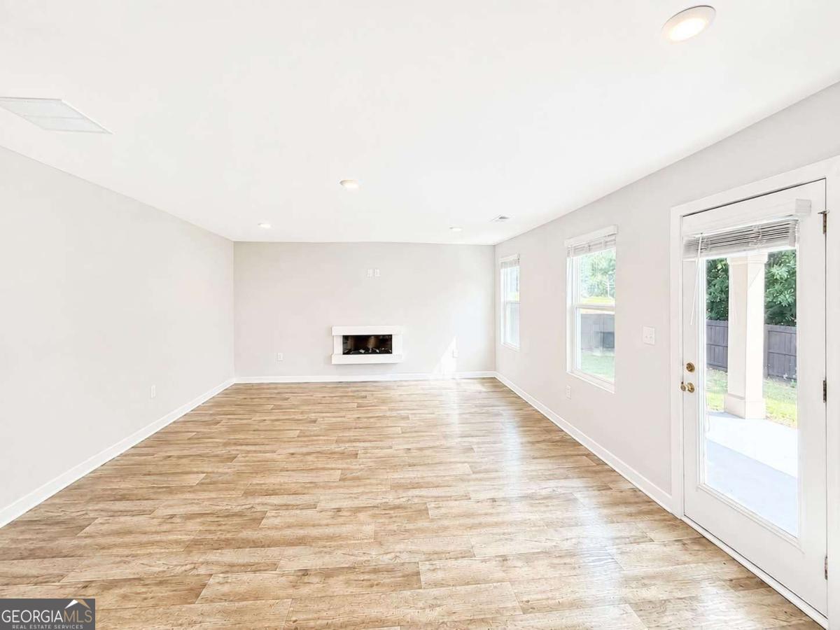 403 Limerick Way Property Photo 14