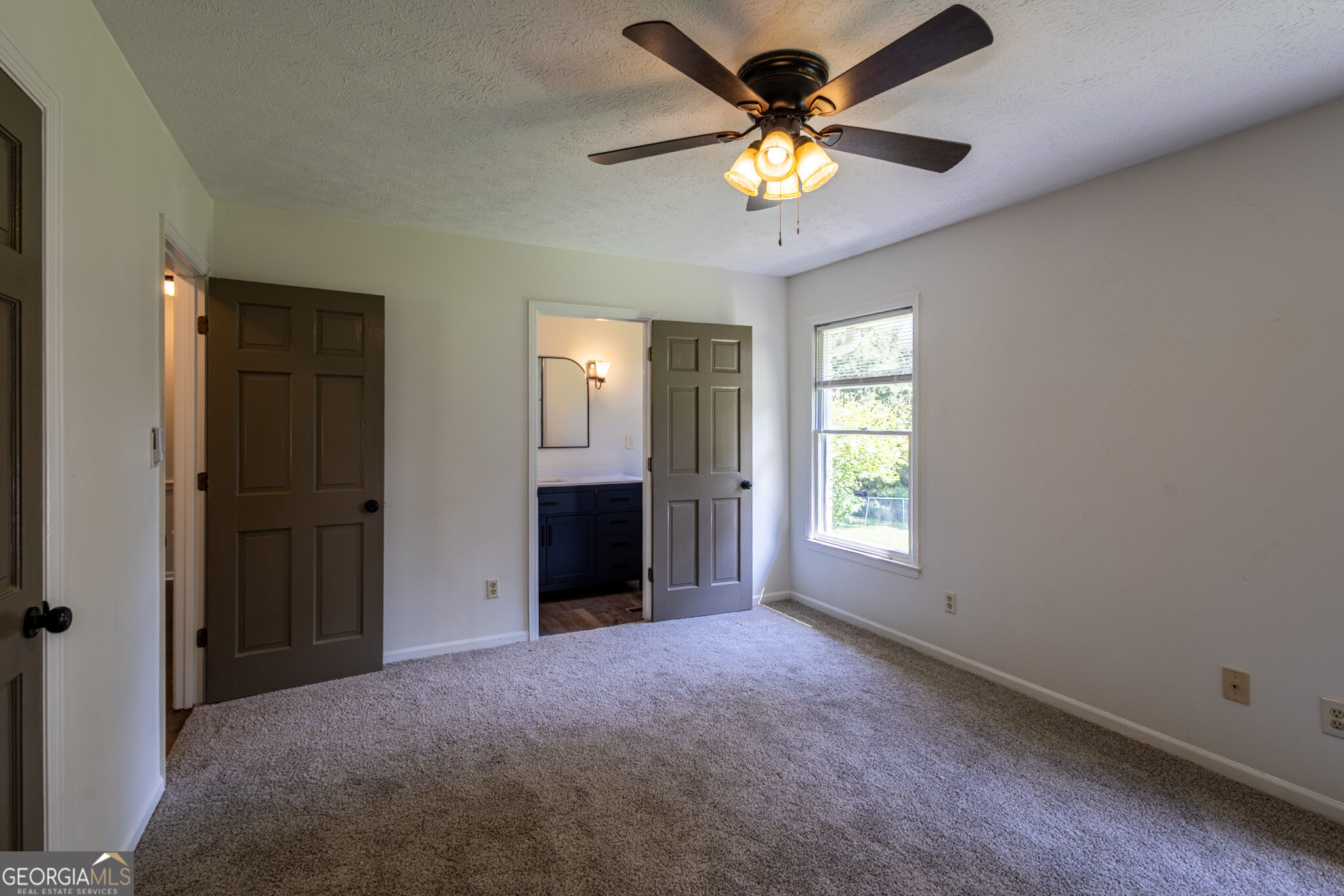 2197 N Jefferson Street Ne Property Photo 8