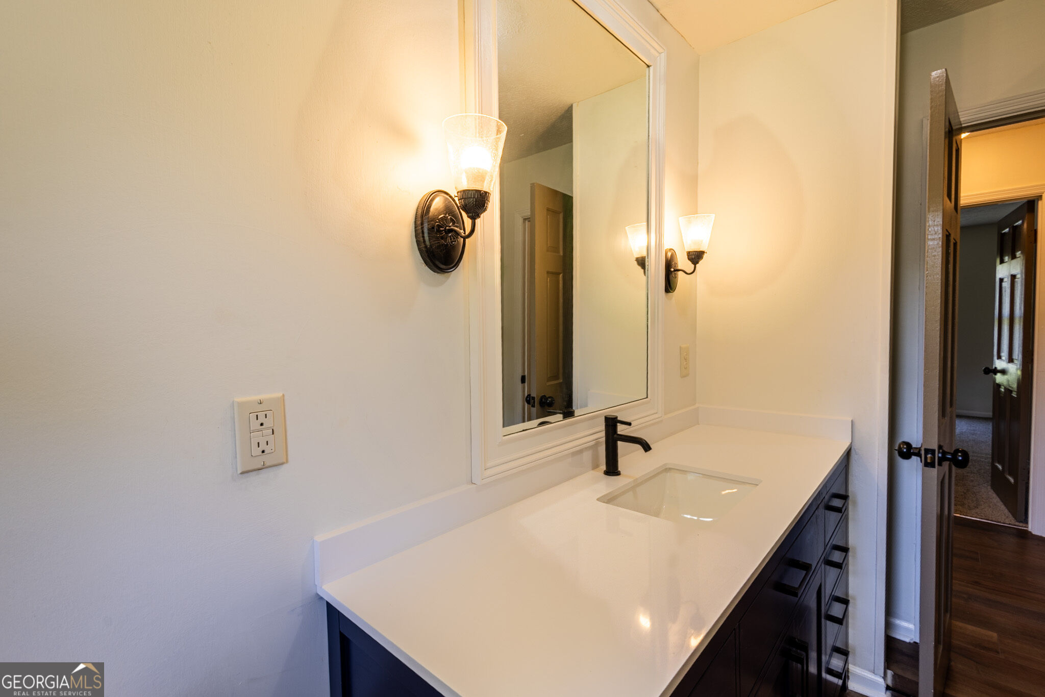 2197 N Jefferson Street Ne Property Photo 18