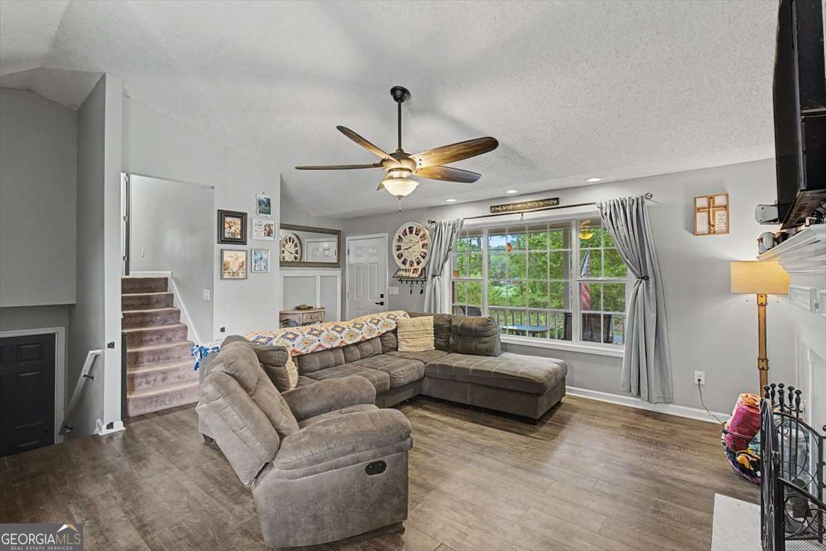1216 Hardin Bridge Road Property Photo 8