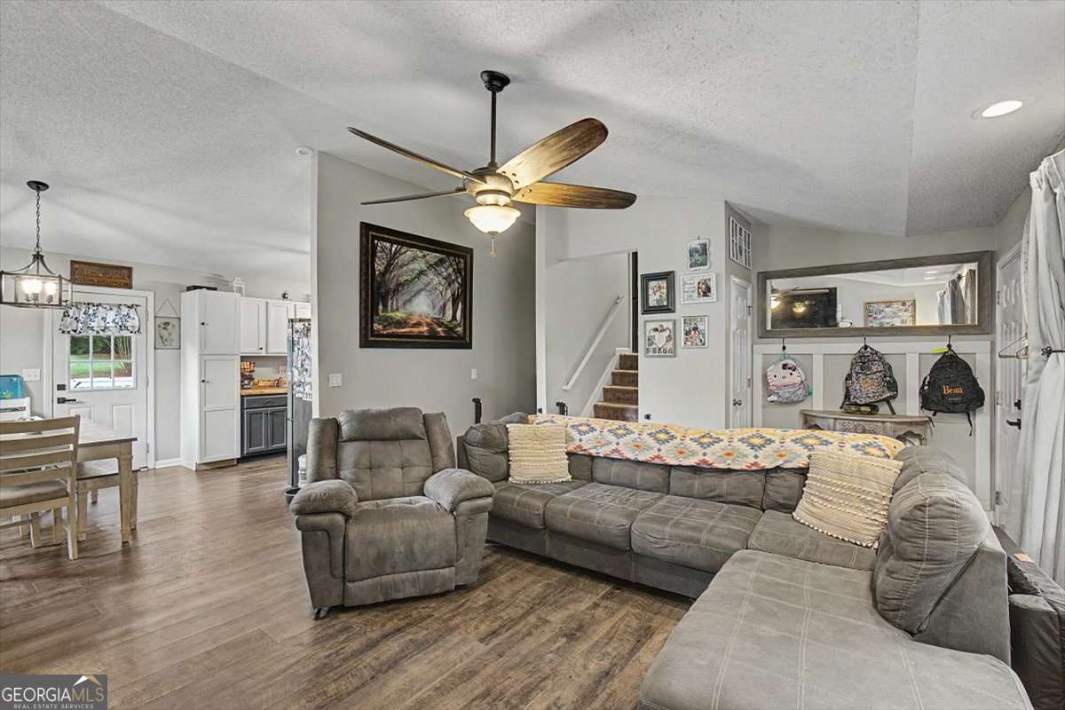 1216 Hardin Bridge Road Property Photo 9