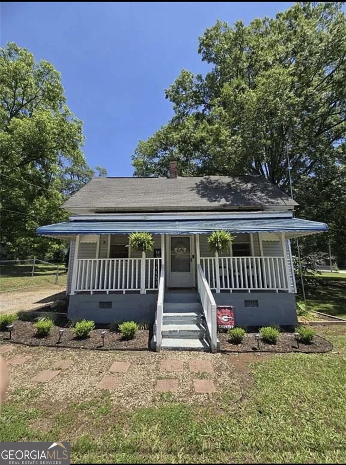 5108 Hackett Street Ne Property Photo 1