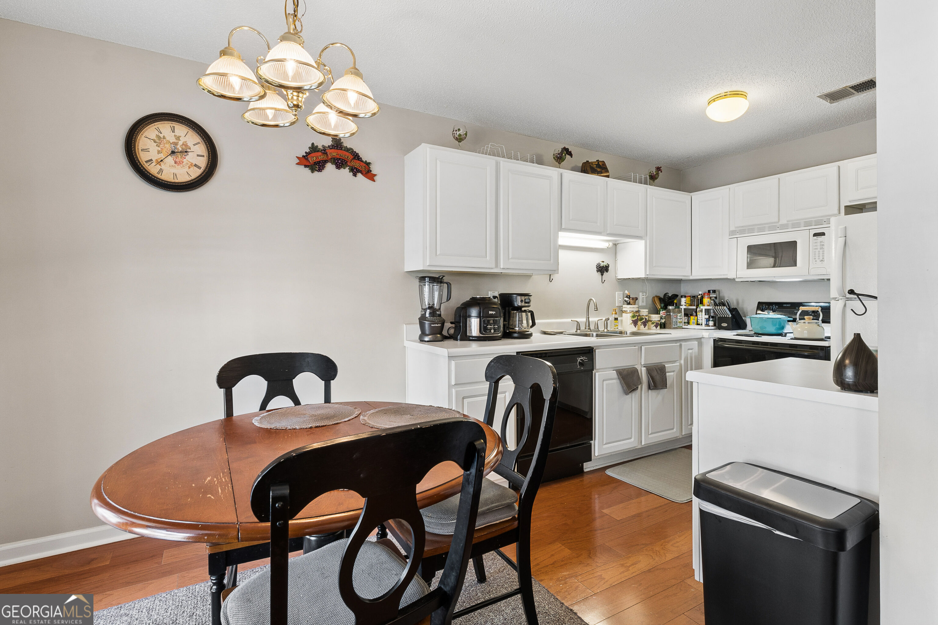 253 Gallant Court Se # 17 Property Photo 10