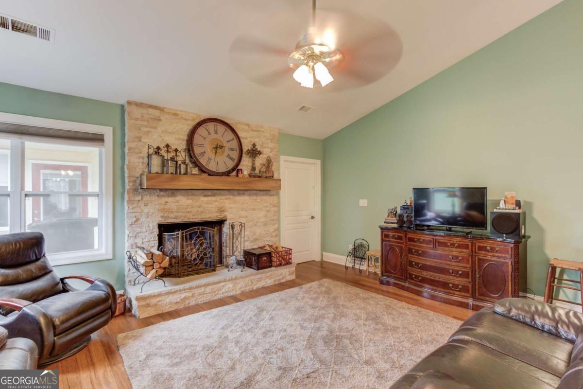 1200 Amhearst Oaks Drive Property Photo 13