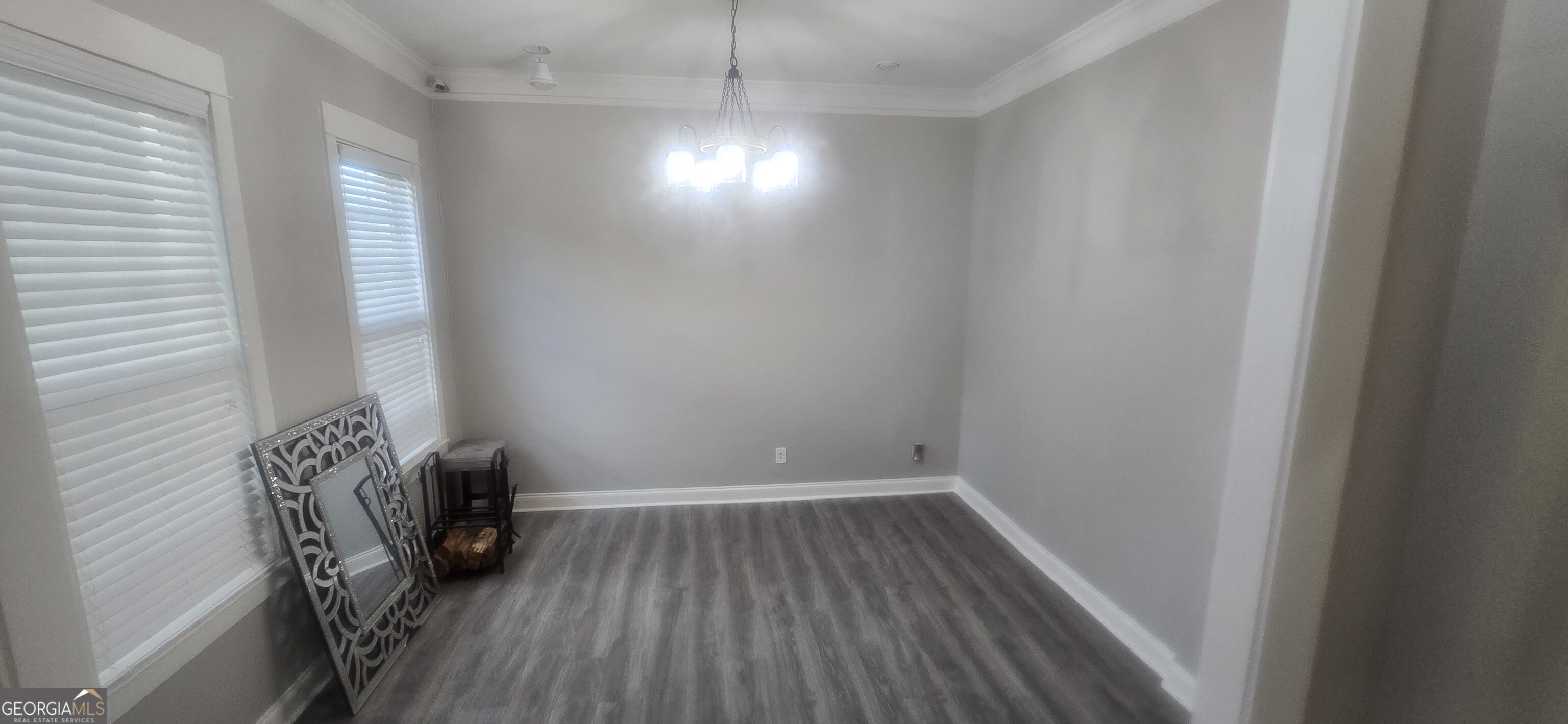 5715 Southcrest Lane Property Photo 3