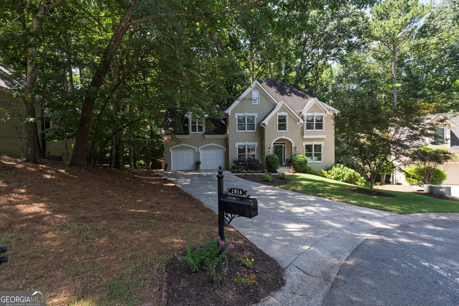1914 Lilac Ridge Drive Property Photo 2