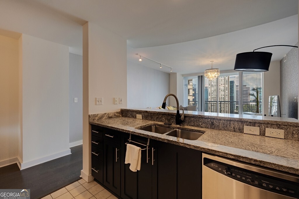 3338 Peachtree Road Ne # 1807 Property Photo 5