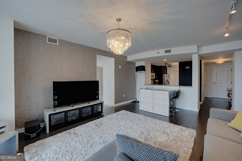 3338 Peachtree Road Ne # 1807 Property Photo 12
