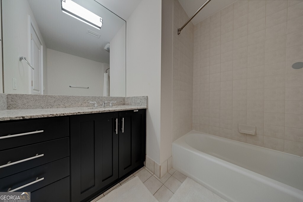 3338 Peachtree Road Ne # 1807 Property Photo 16