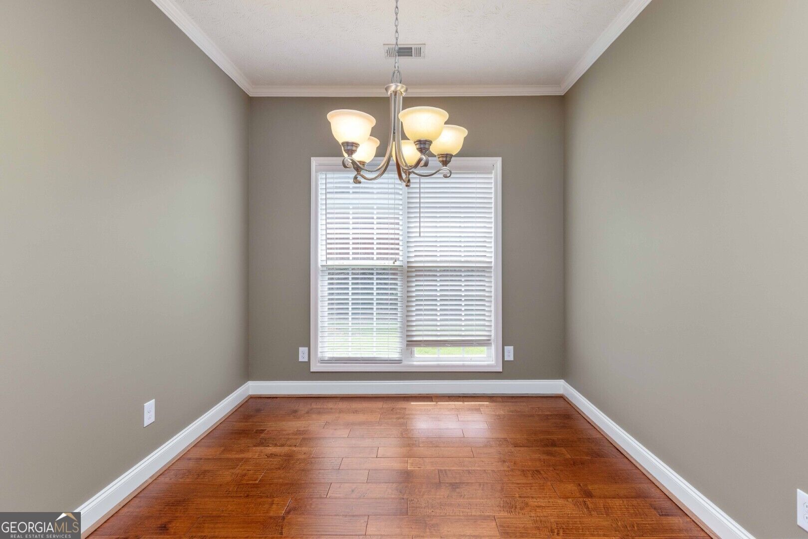 1035 Woodville Drive Property Photo 5