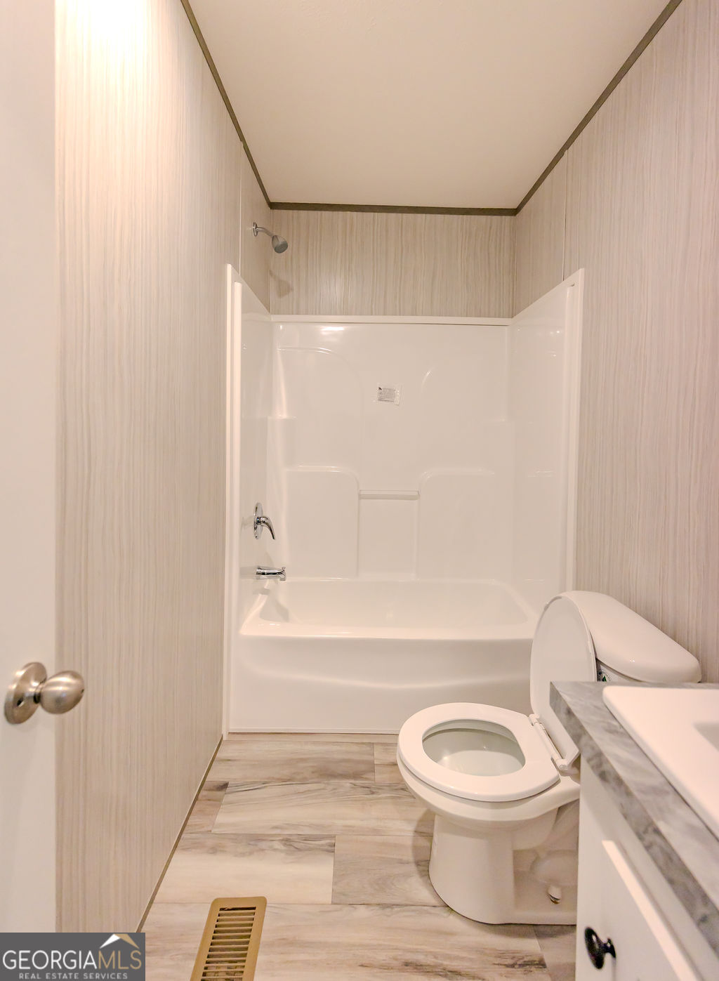 944 Collins Lane Property Photo 25
