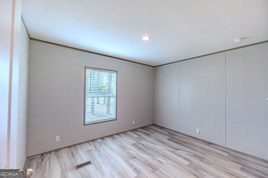 944 Collins Lane Property Photo 33