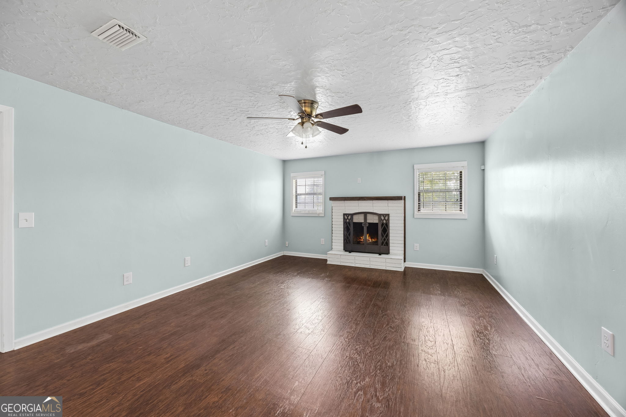 338 Charles Street Property Photo 6
