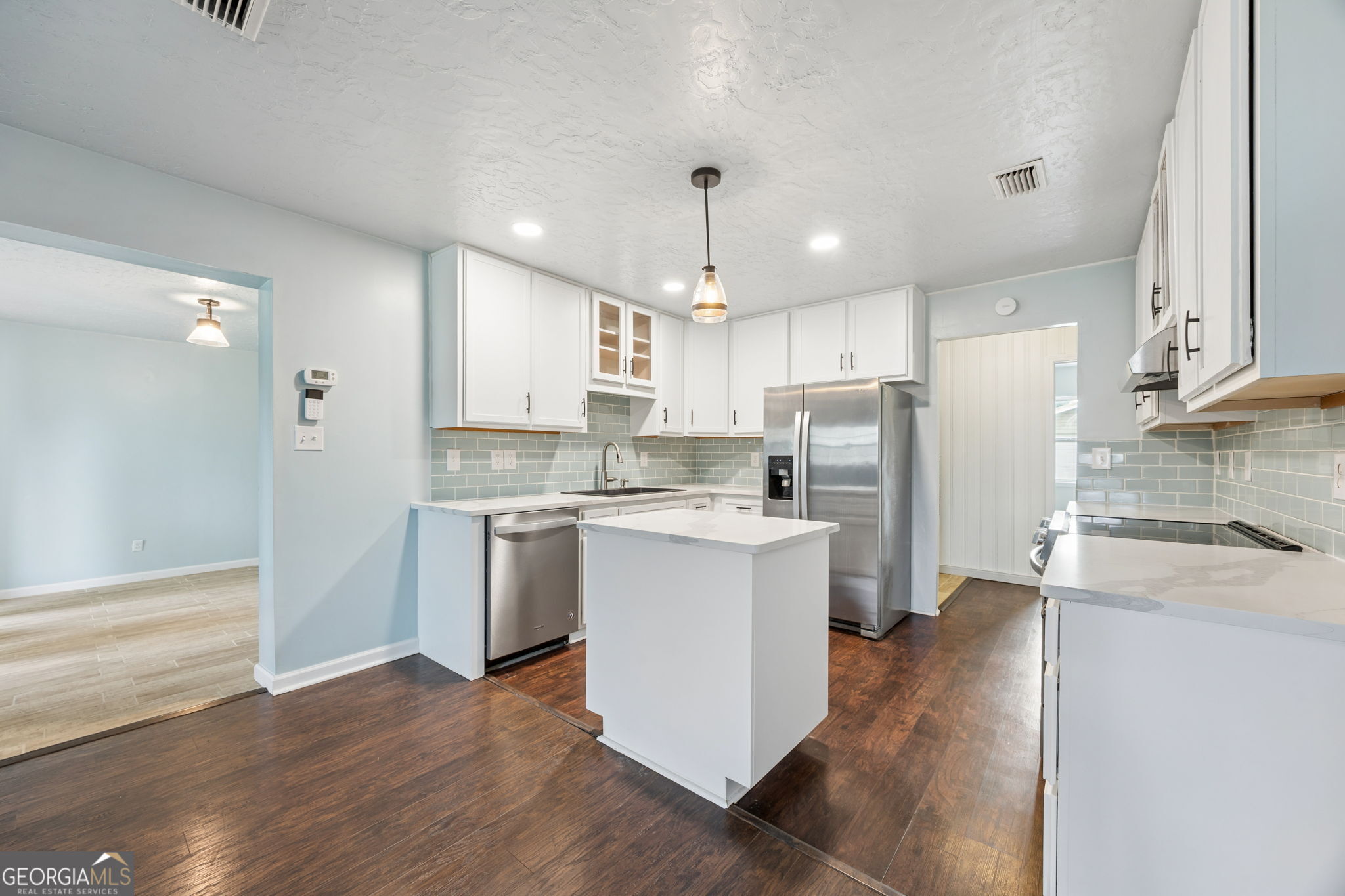 338 Charles Street Property Photo 9