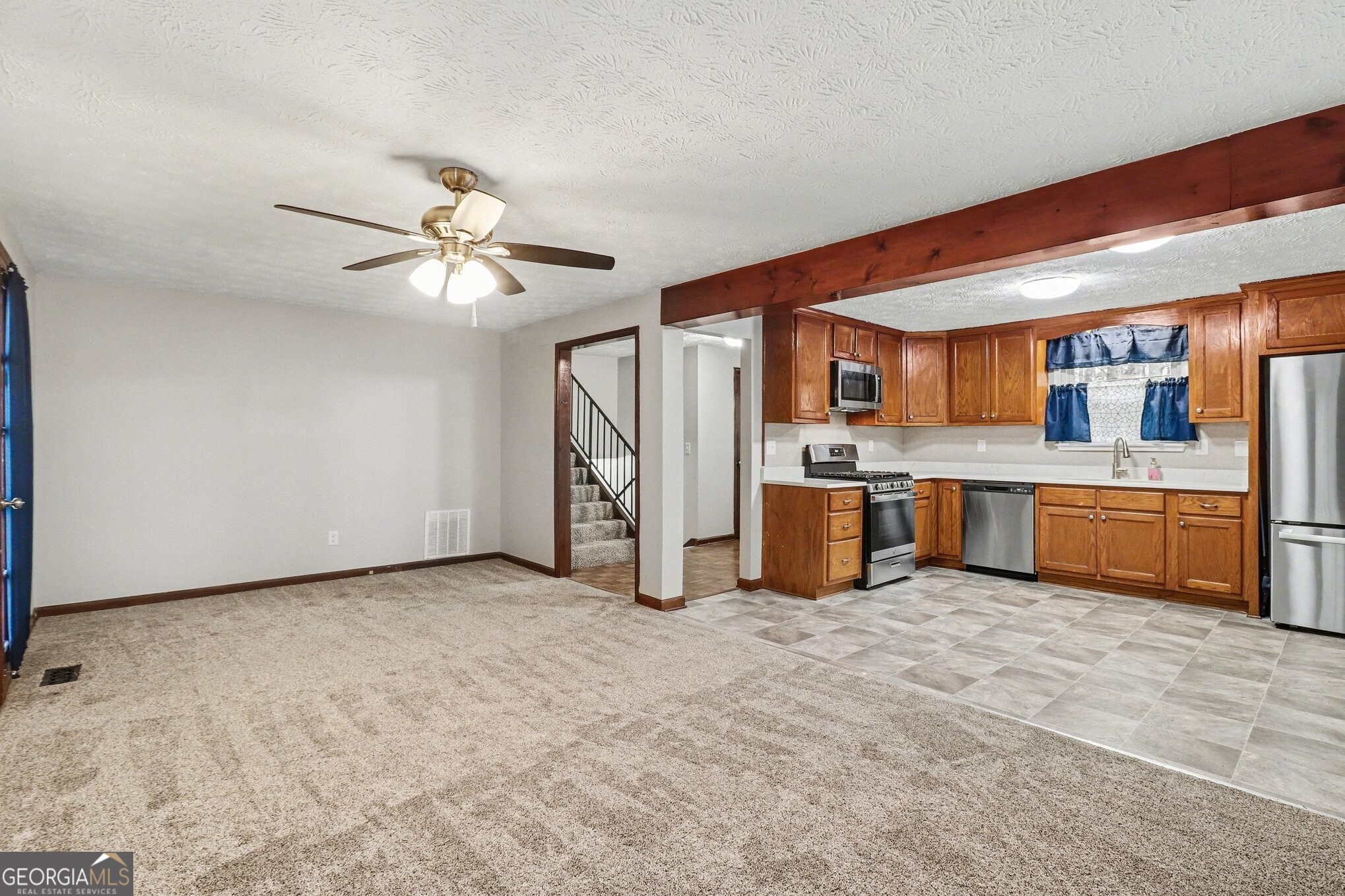 3864 Yeager Road Property Photo 5