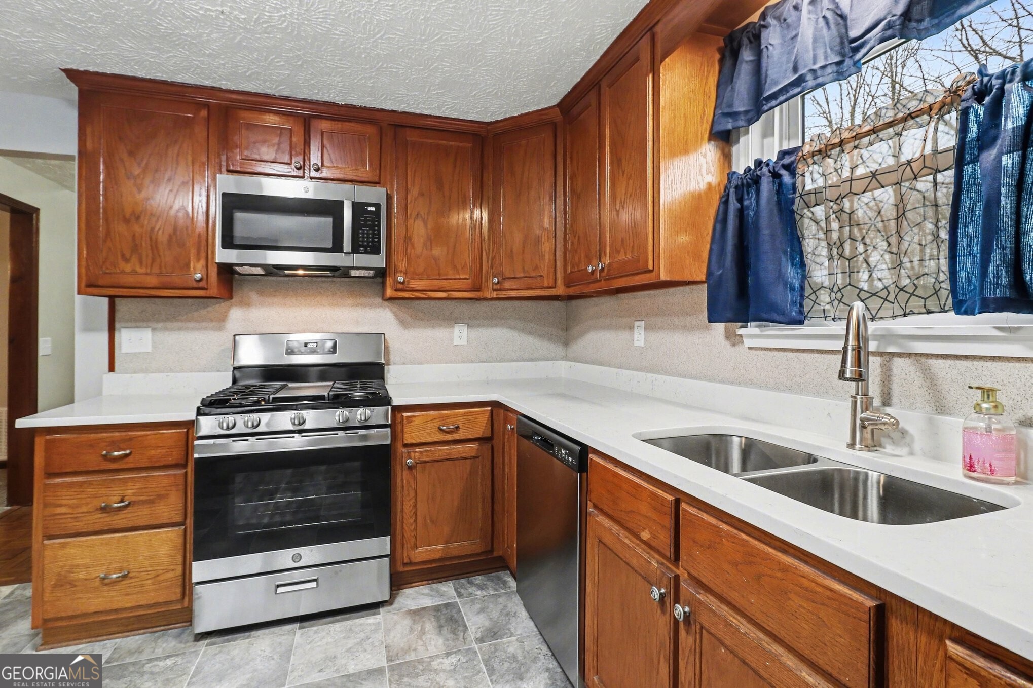 3864 Yeager Road Property Photo 8
