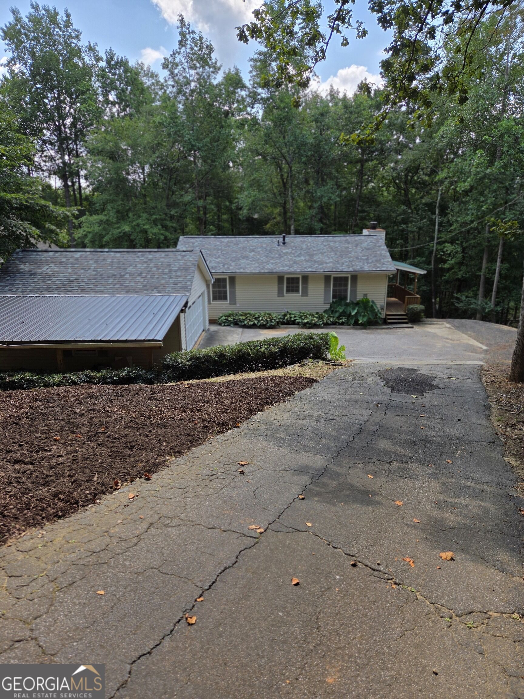 984 Overlook Drive Property Photo 2