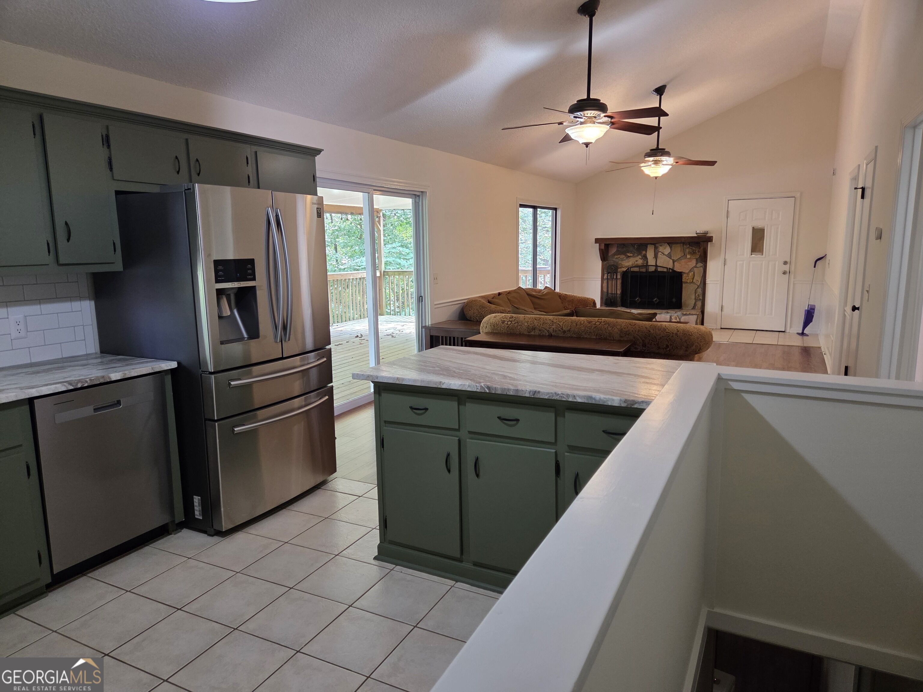 984 Overlook Drive Property Photo 9