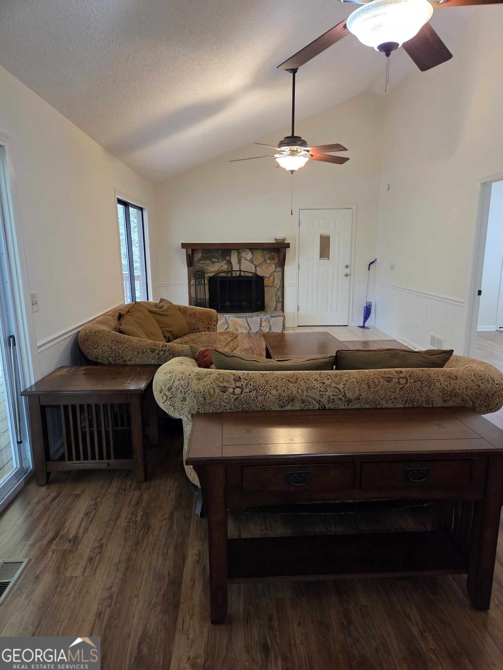 984 Overlook Drive Property Photo 11