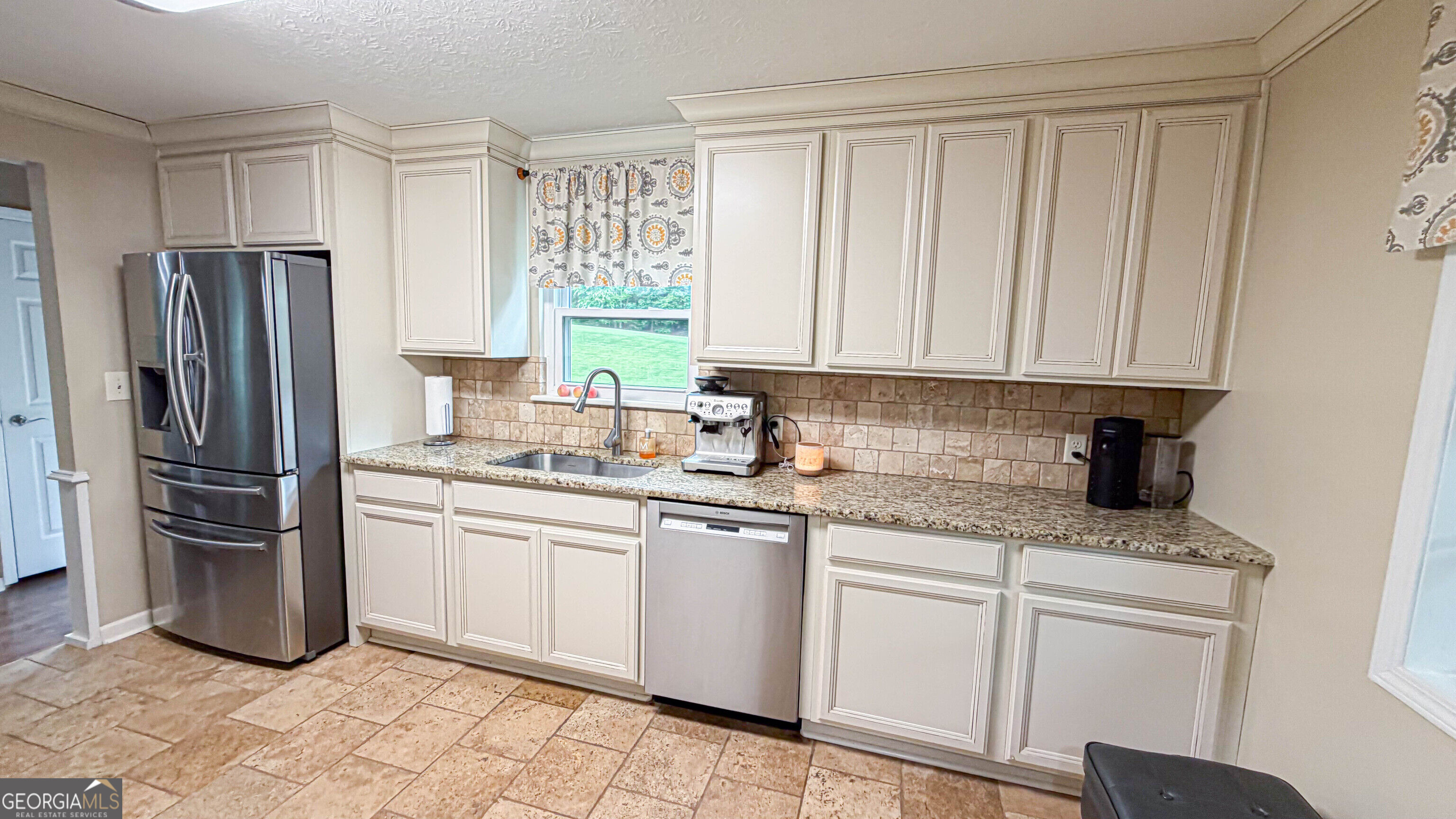 11 Edgewater Court Property Photo 43