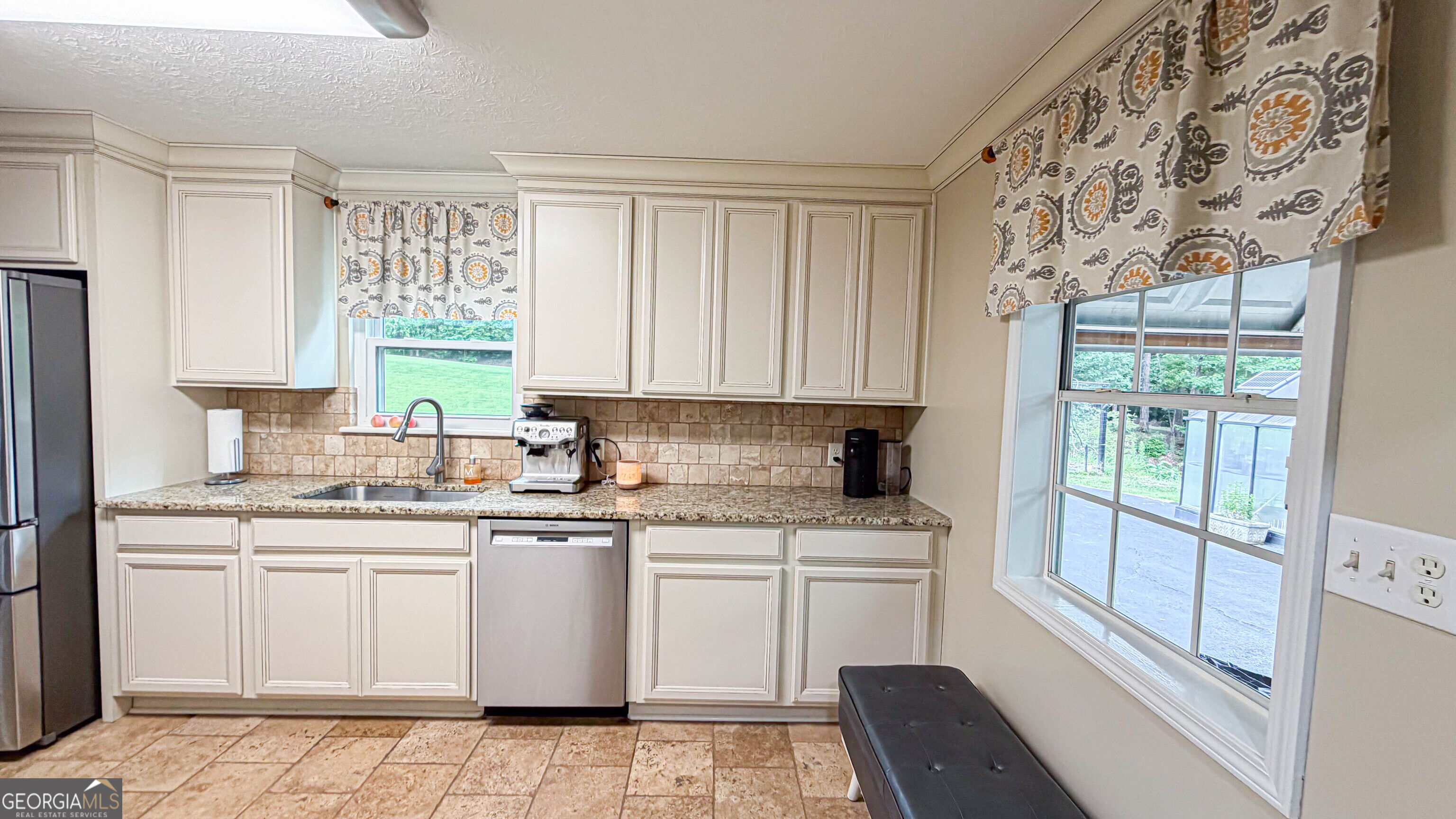 11 Edgewater Court Property Photo 44