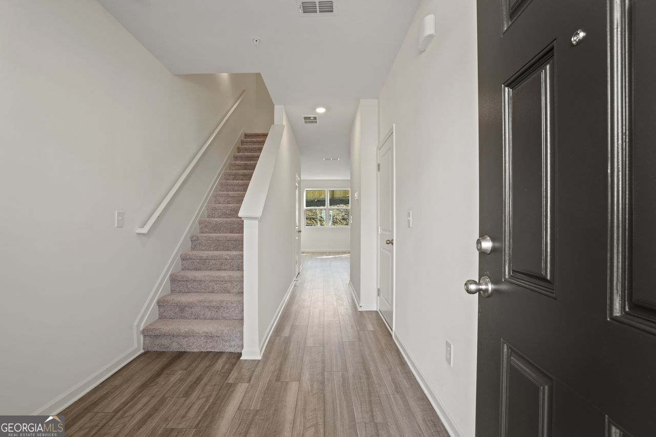 541 Magnolia Property Photo 4