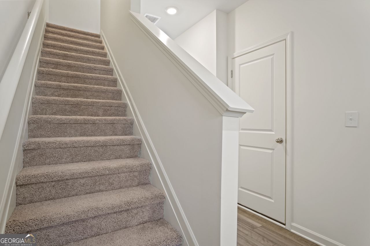 541 Magnolia Property Photo 5