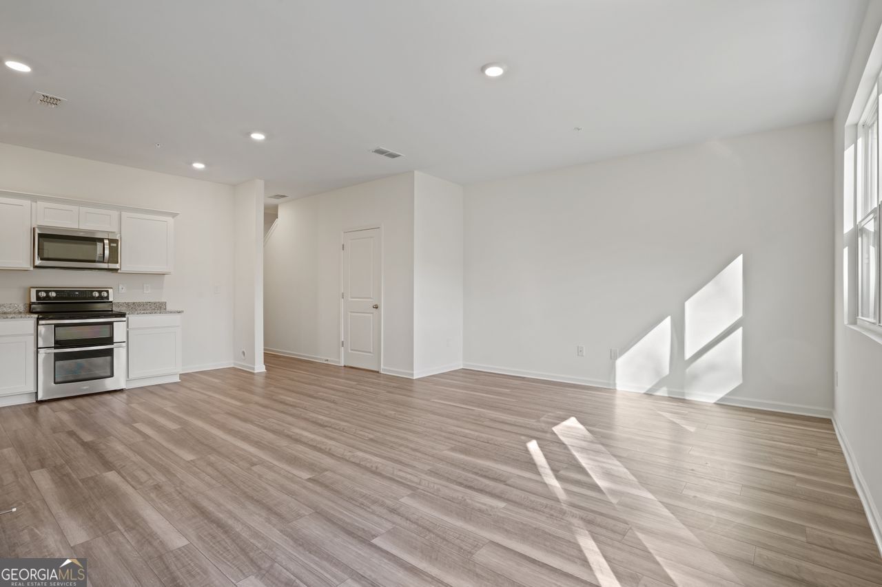 541 Magnolia Property Photo 11
