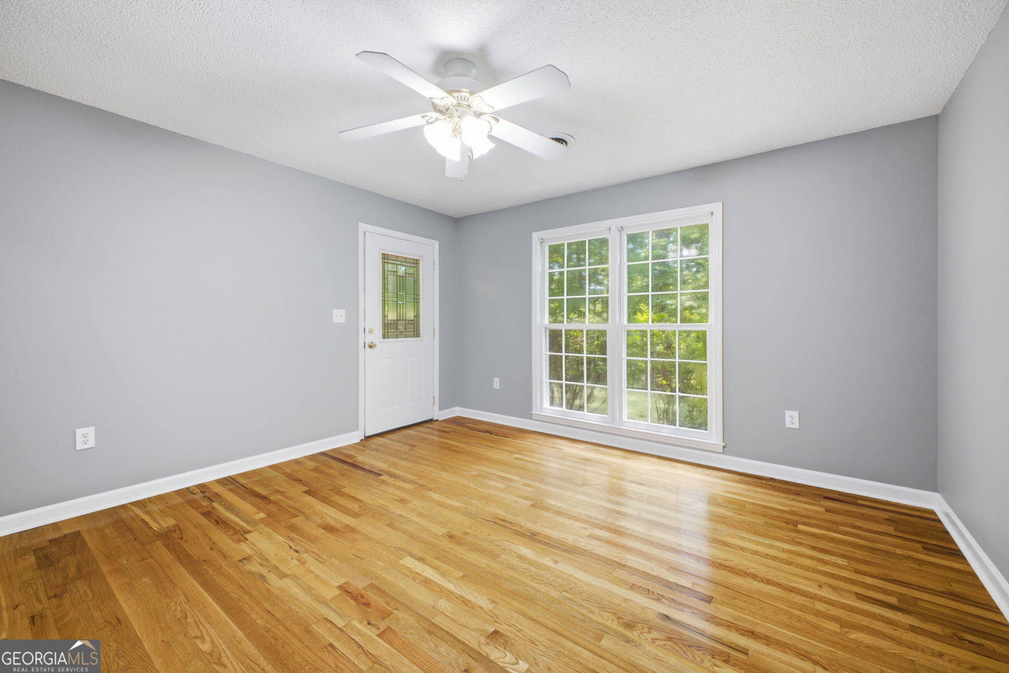 571 Frontier Circle Property Photo 6