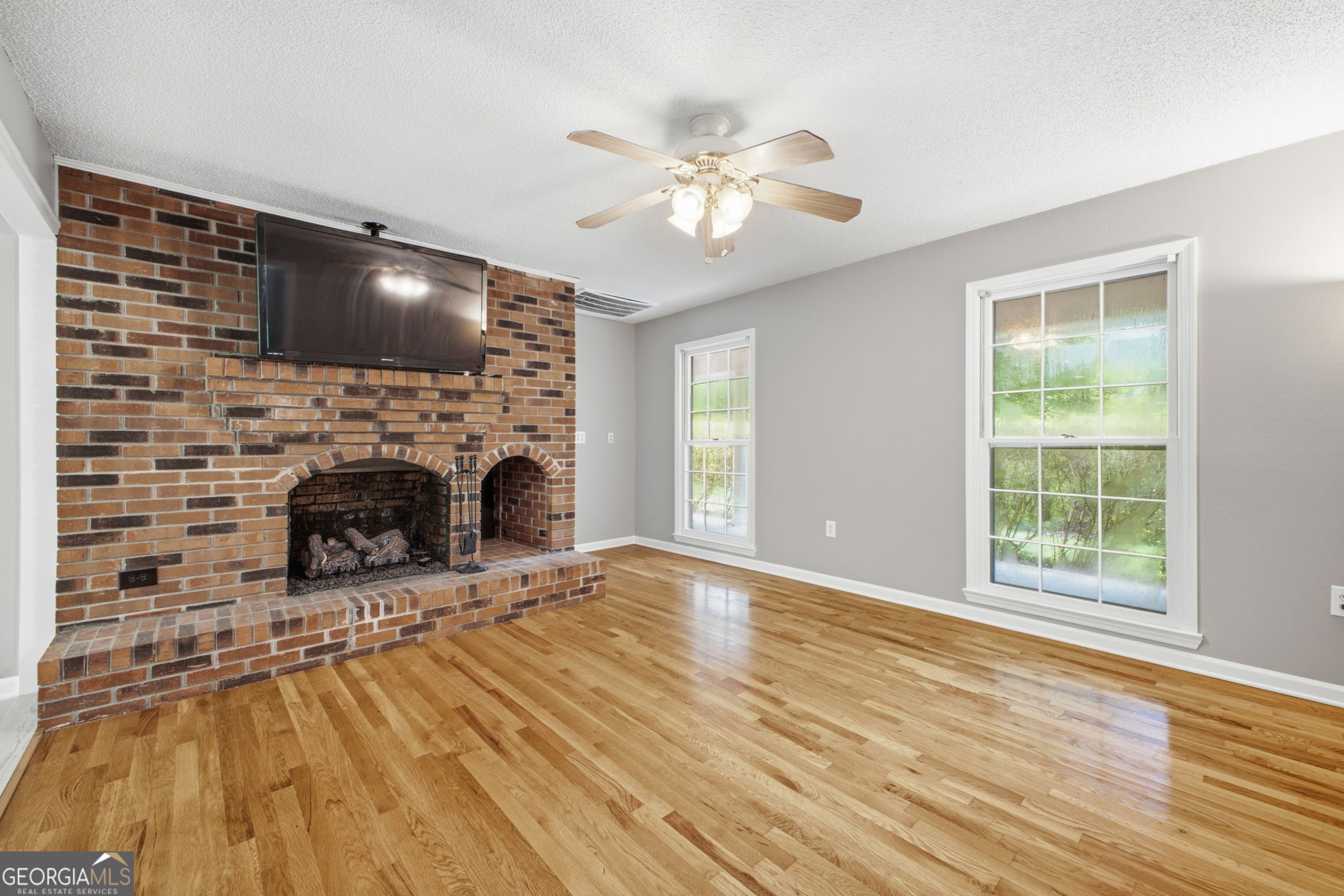 571 Frontier Circle Property Photo 8