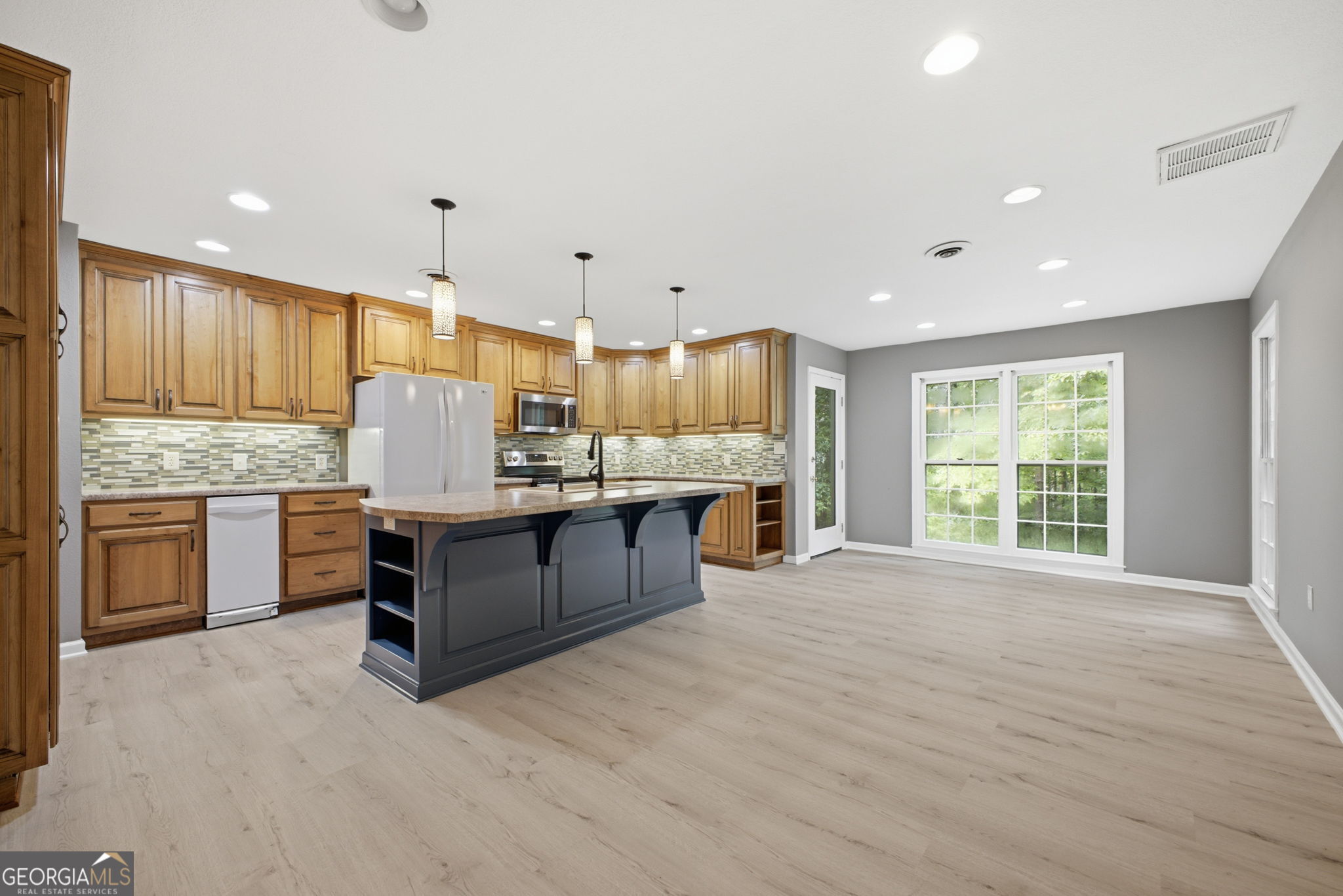 571 Frontier Circle Property Photo 14