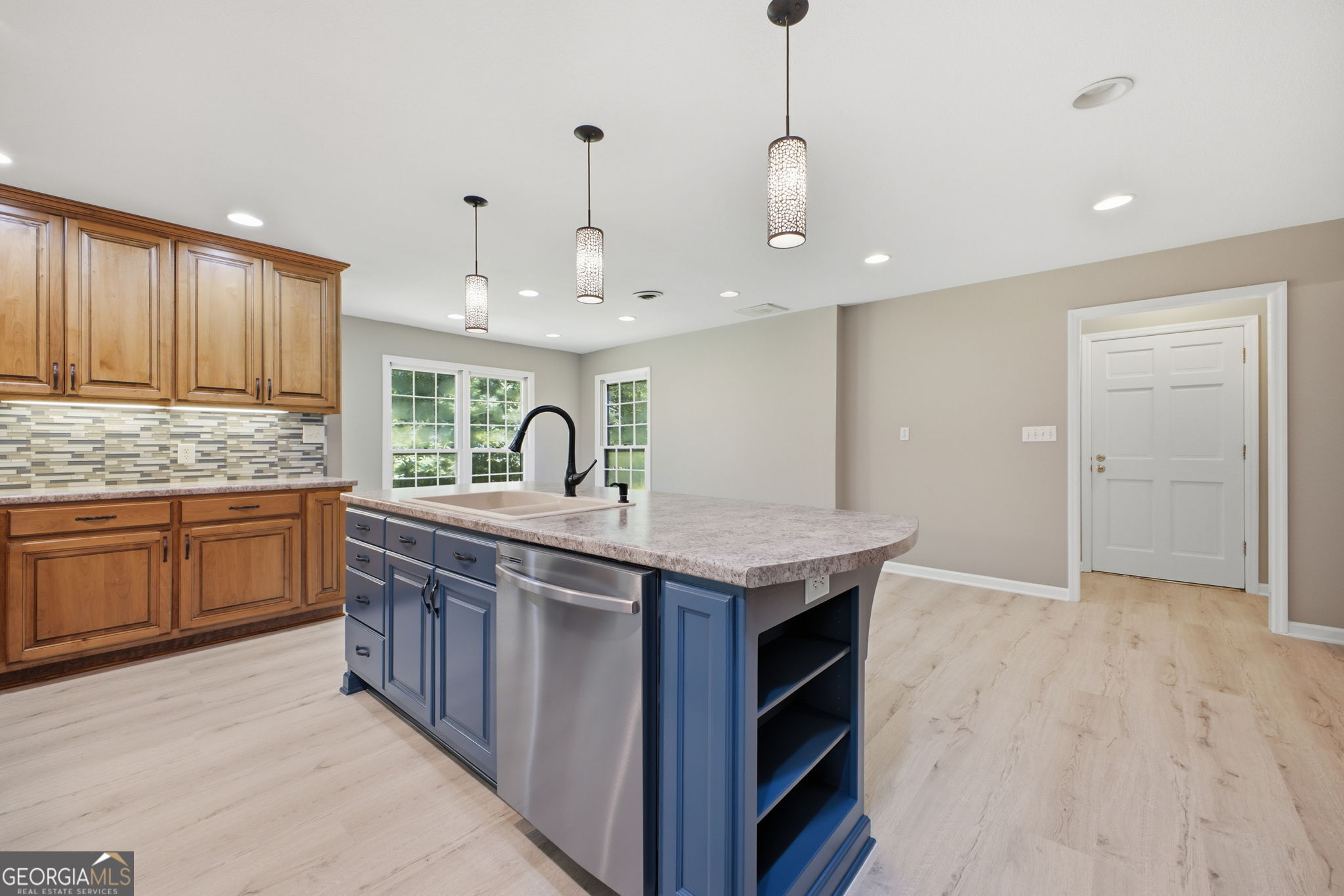 571 Frontier Circle Property Photo 17