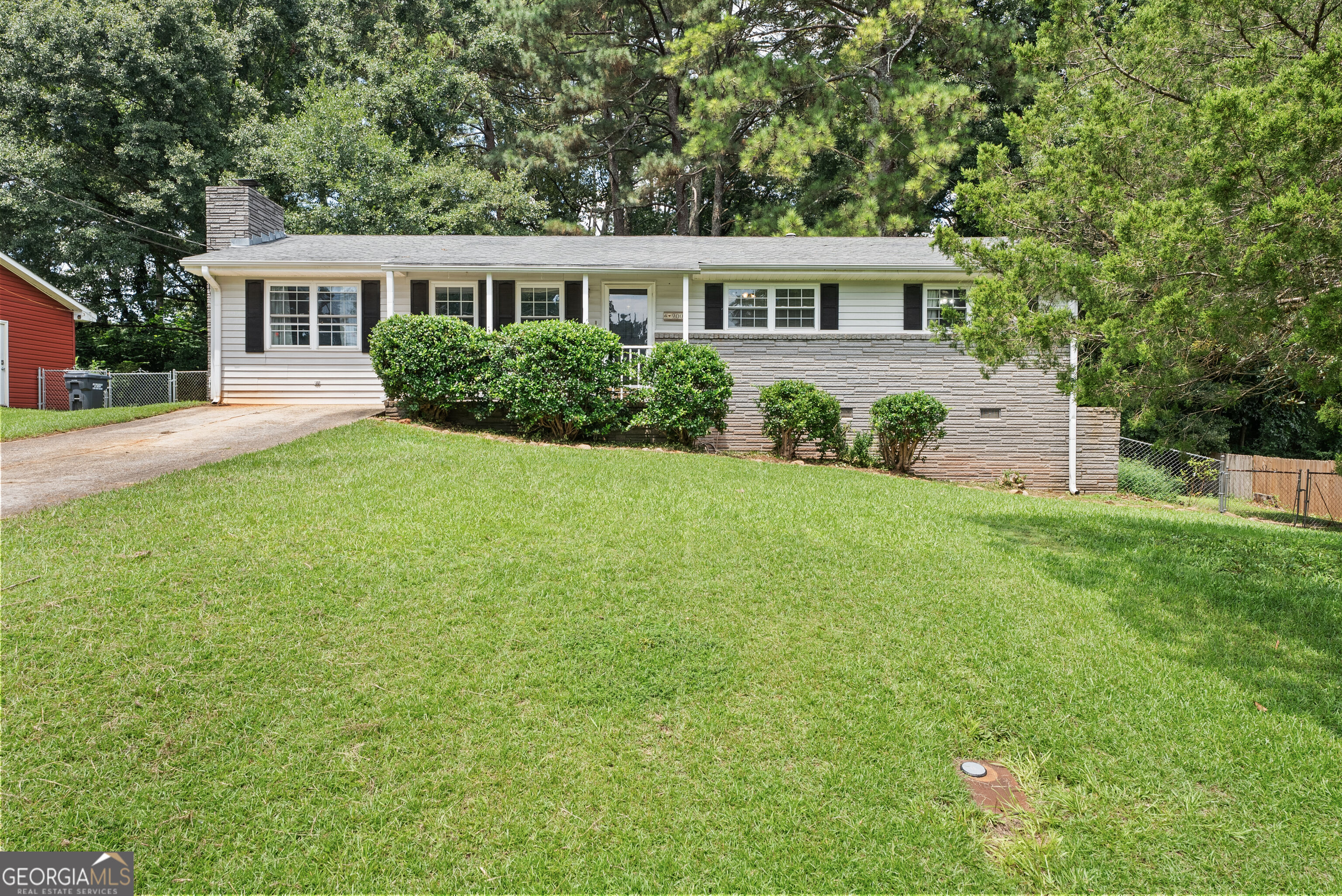 900 Carlton Drive Se Property Photo 1