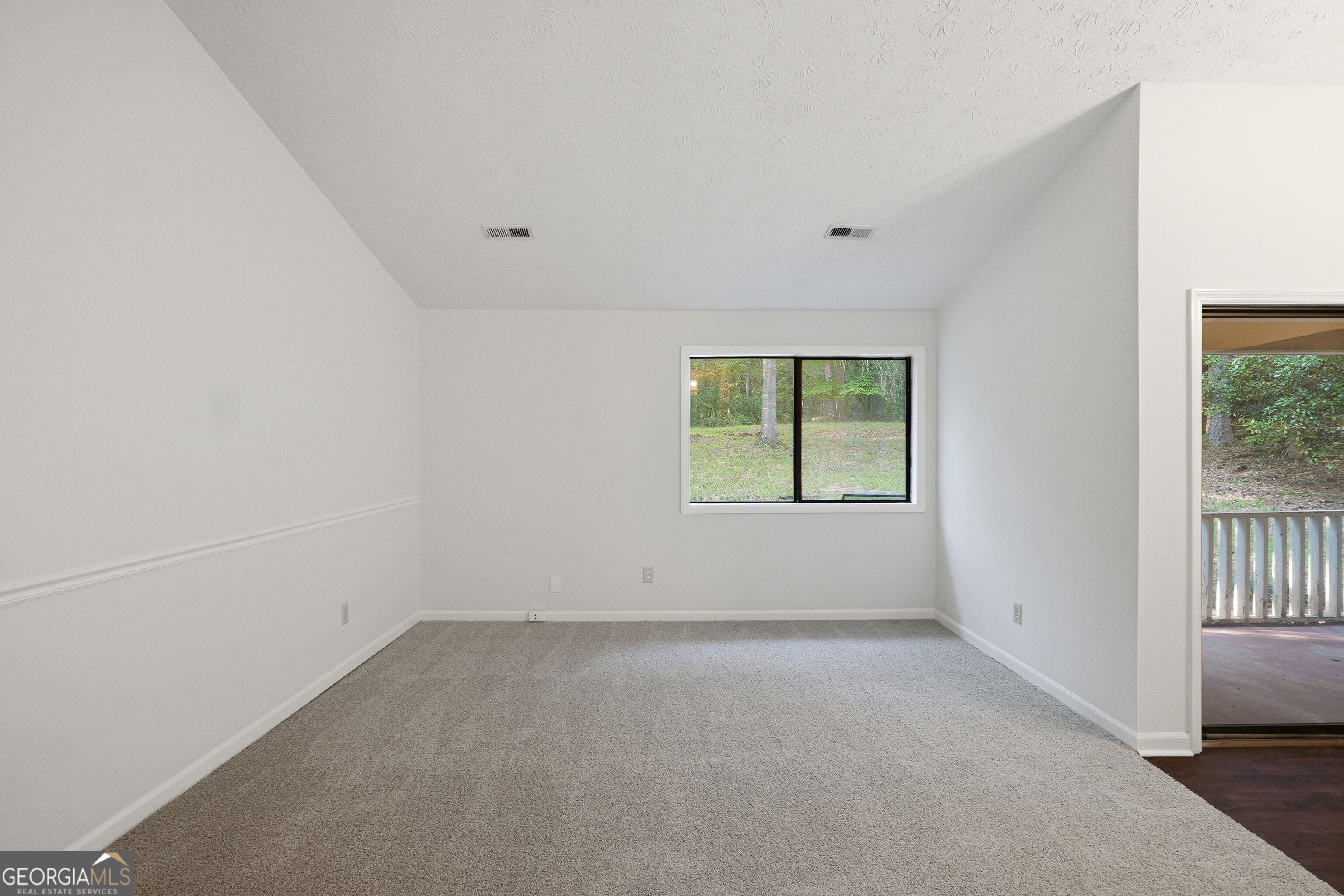 140 Forrest Brook Drive Property Photo 8