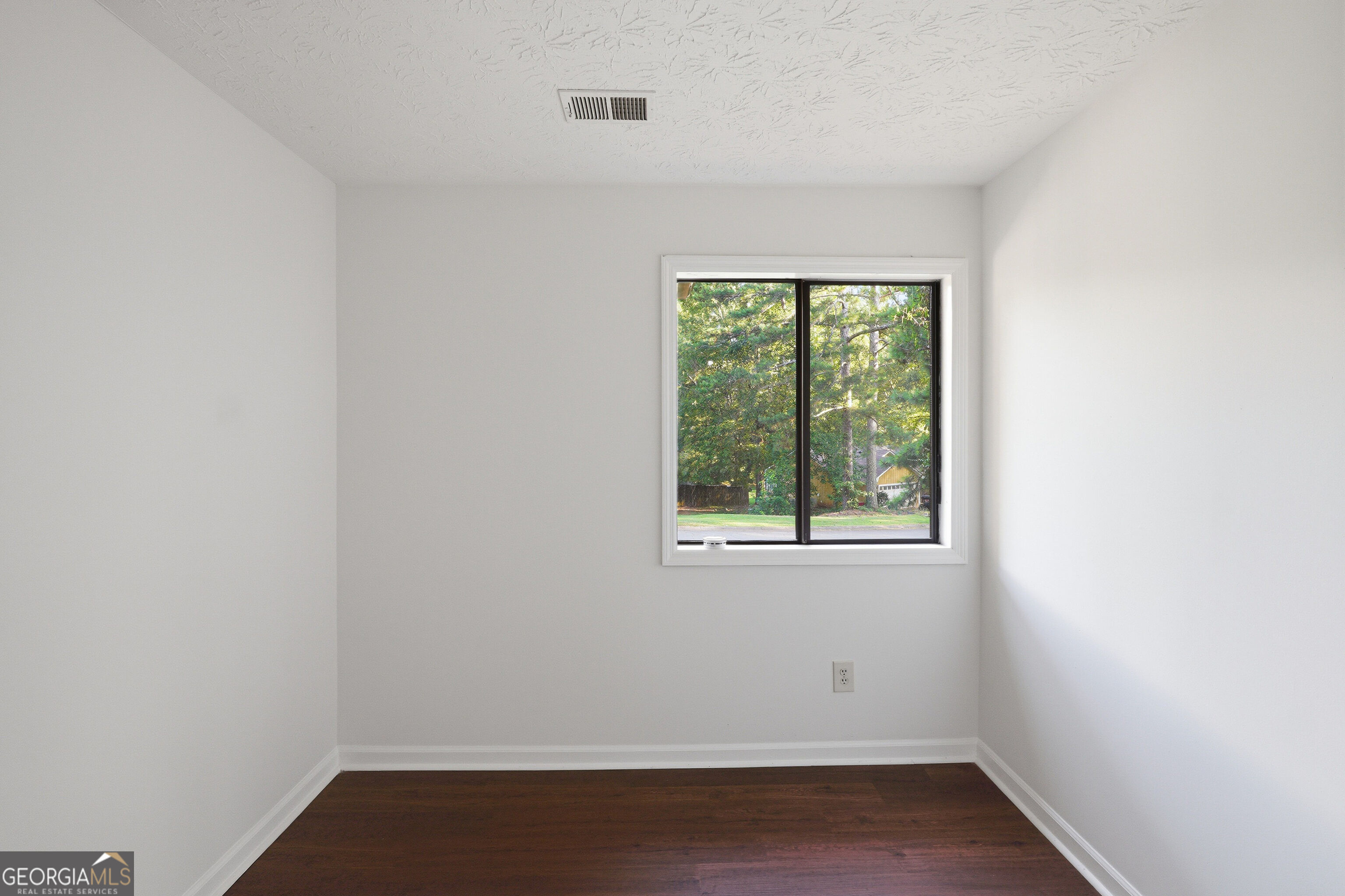 140 Forrest Brook Drive Property Photo 11