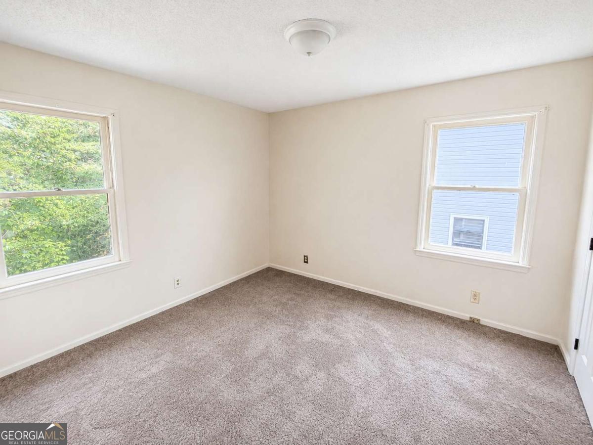 4375 Barrington Place Property Photo 6
