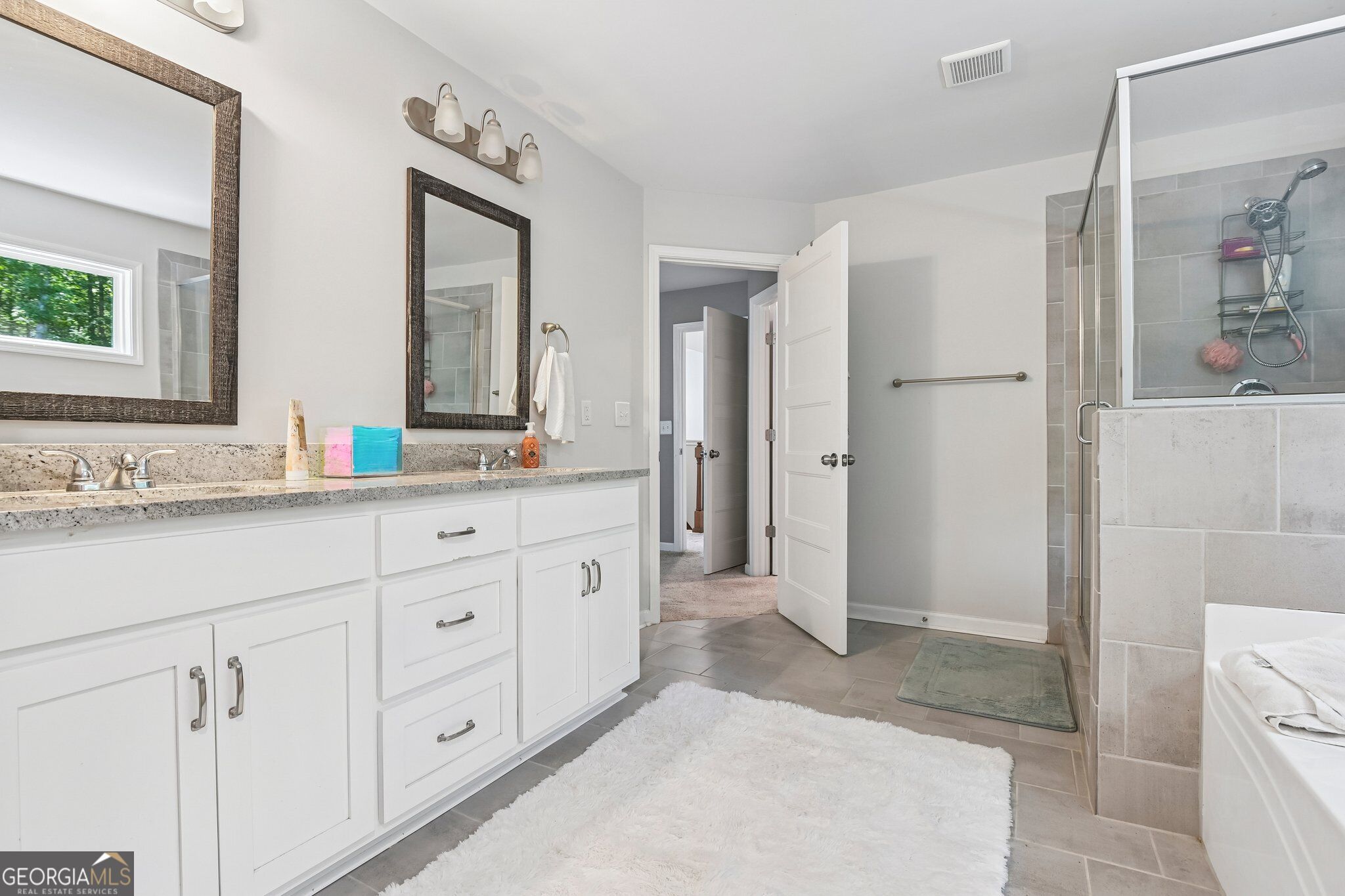 512 Clinton Drive Property Photo 19