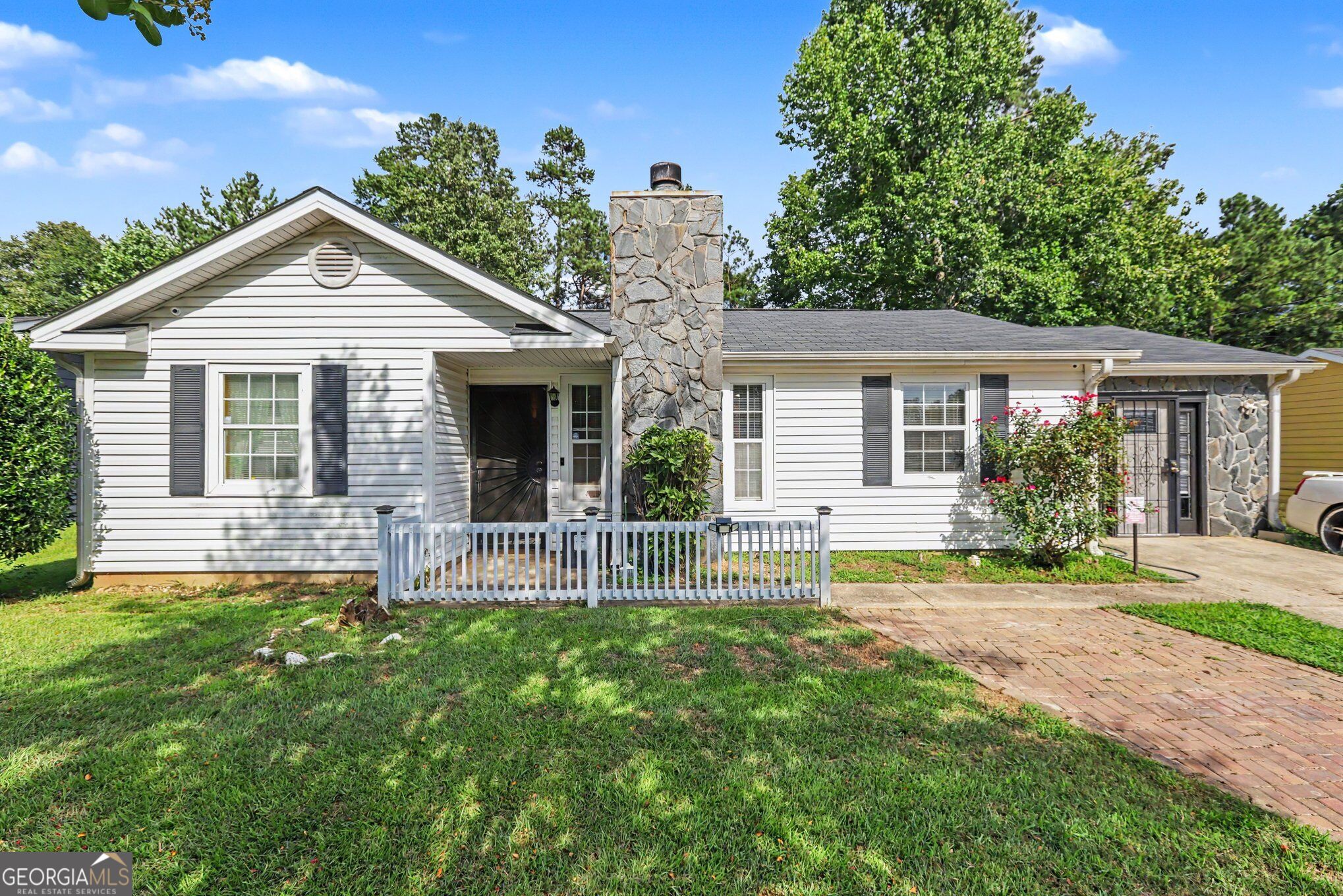 2805 Robinson Wood Drive Property Photo 1