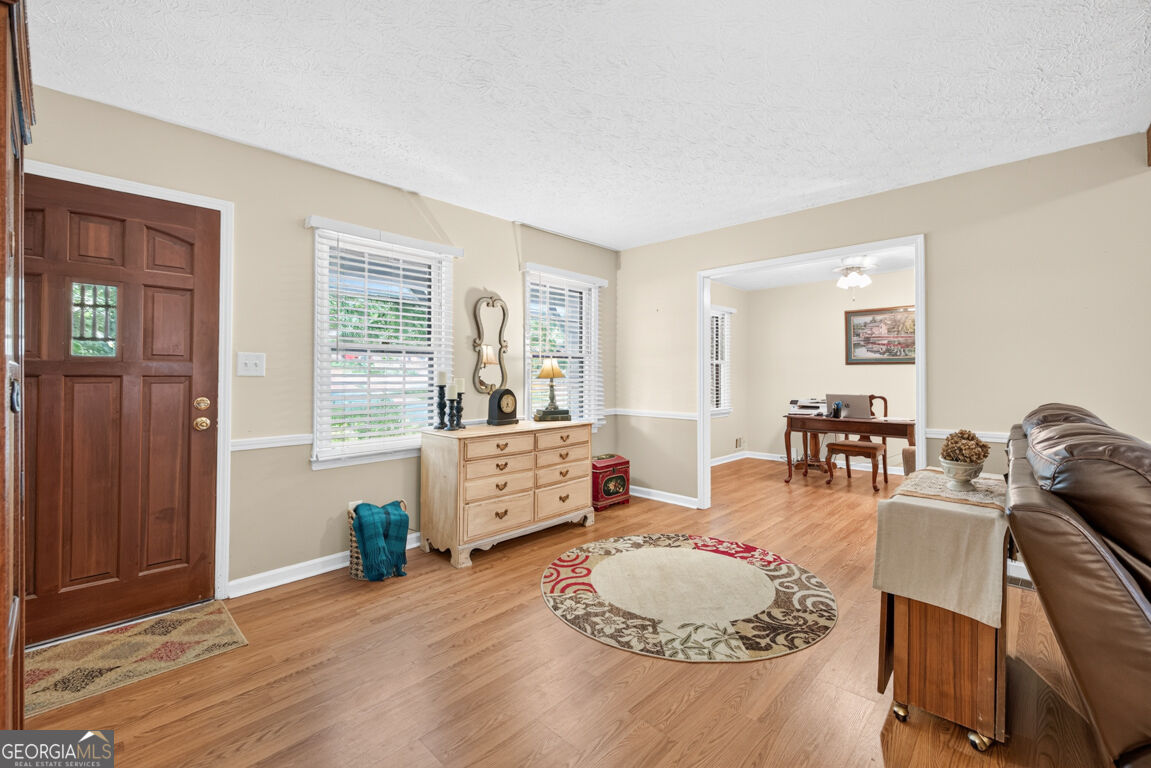 732 Windy Drive Property Photo 4