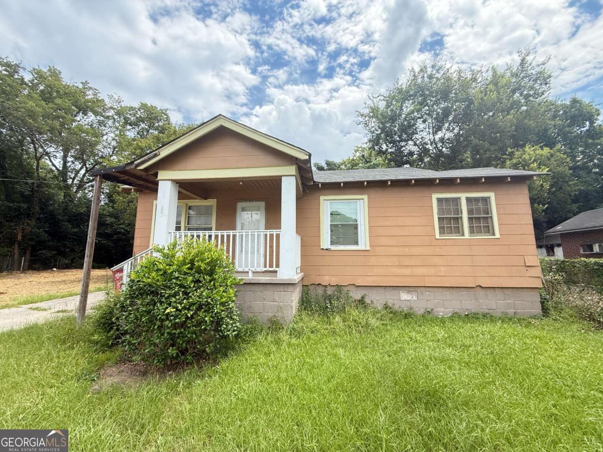 1562 Burton Avenue Property Photo 1