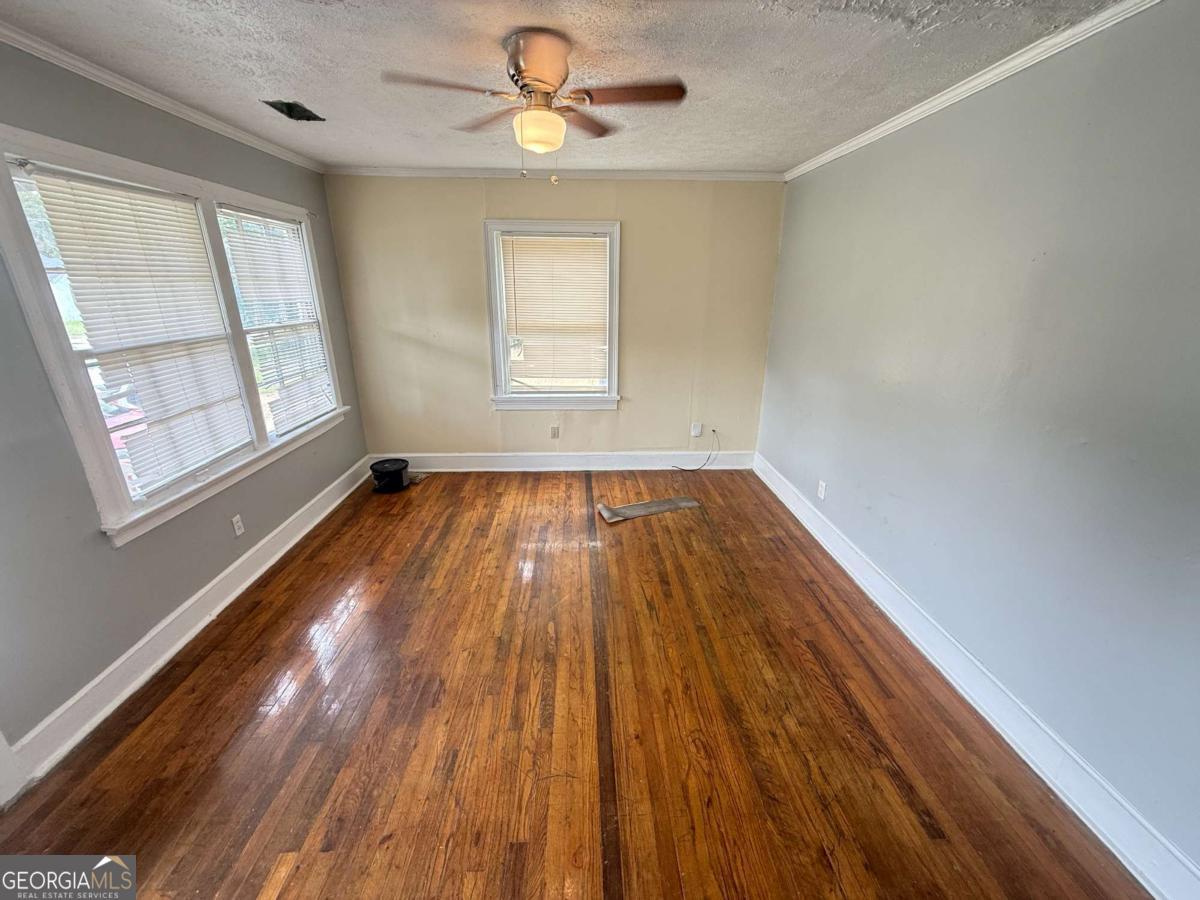 1562 Burton Avenue Property Photo 2