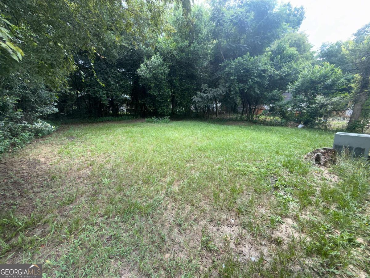 1562 Burton Avenue Property Photo 8