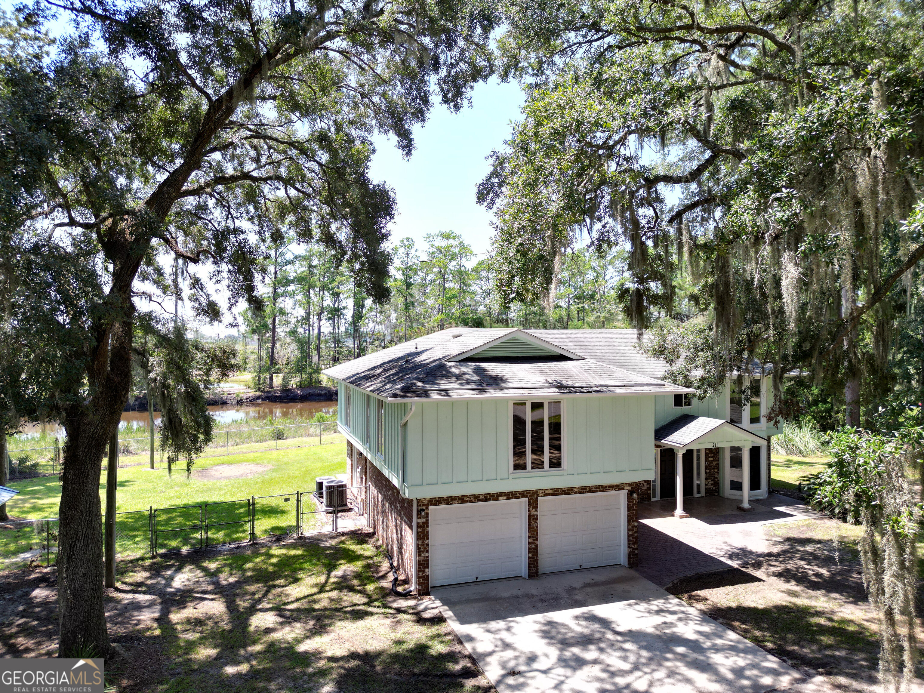 211 Tideland Drive Property Photo 6
