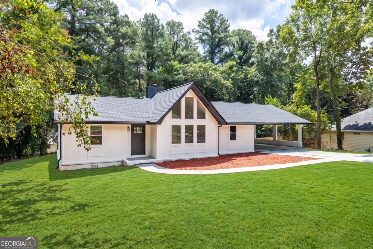 3214 Kimberly Woods Court Sw Property Photo 2