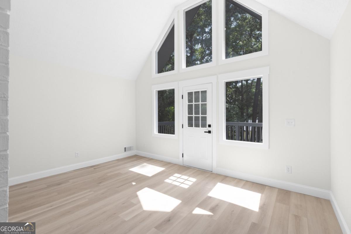 3214 Kimberly Woods Court Sw Property Photo 5