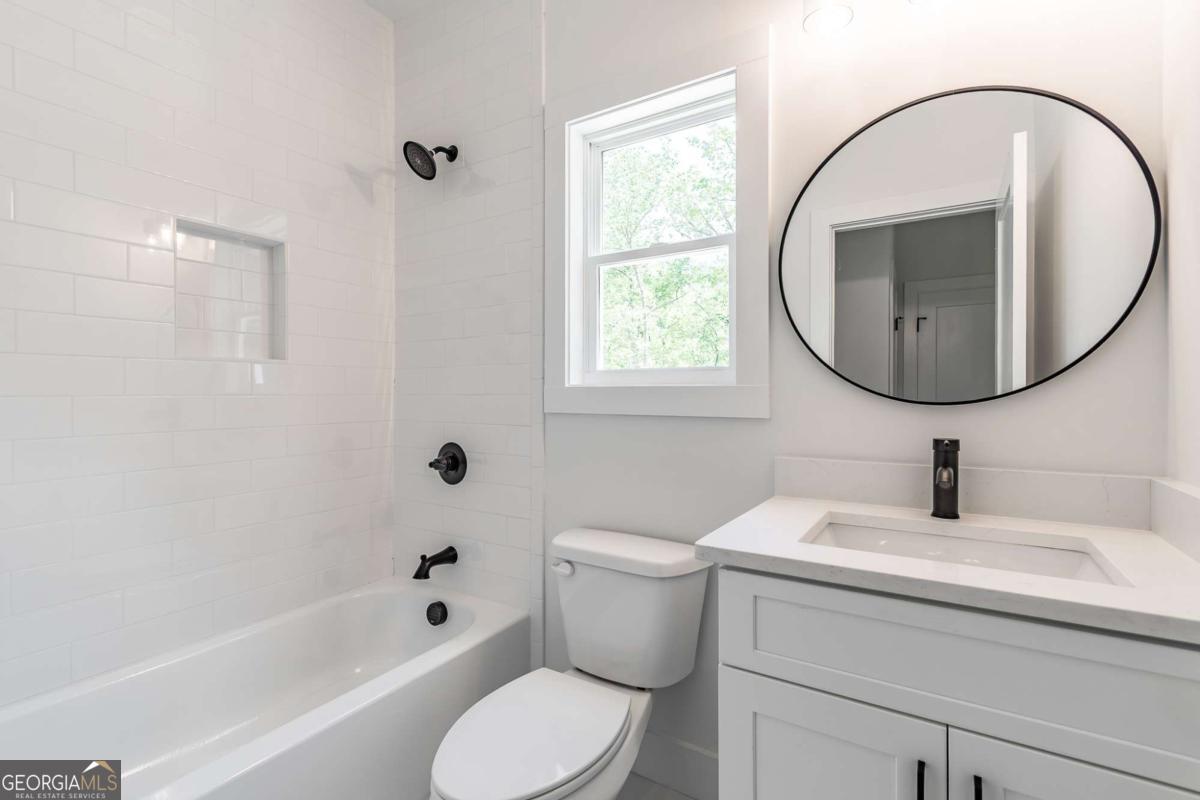 6073 Rockingham Way Property Photo 18