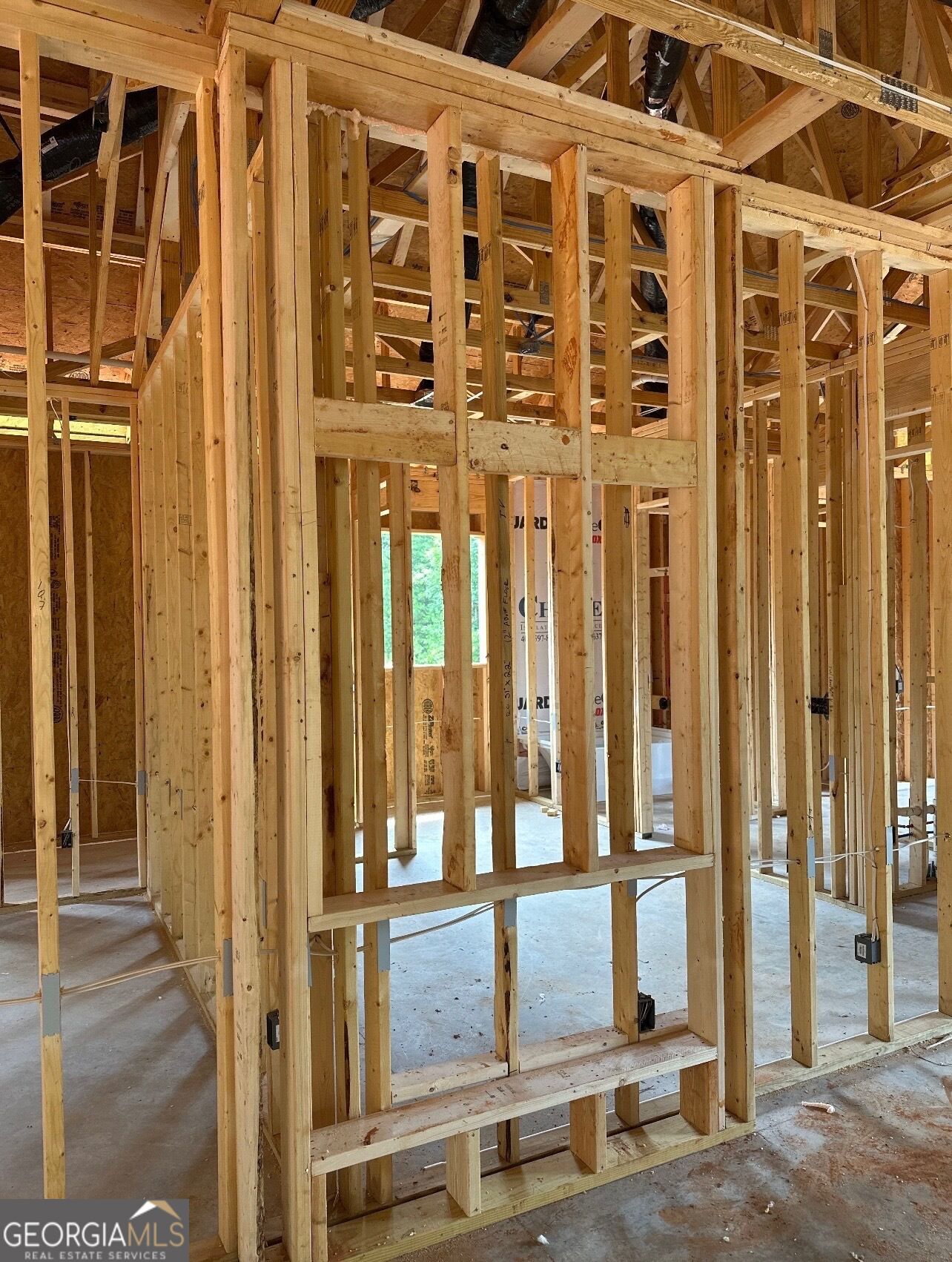 606 Sweetgrass Drive Property Photo 3